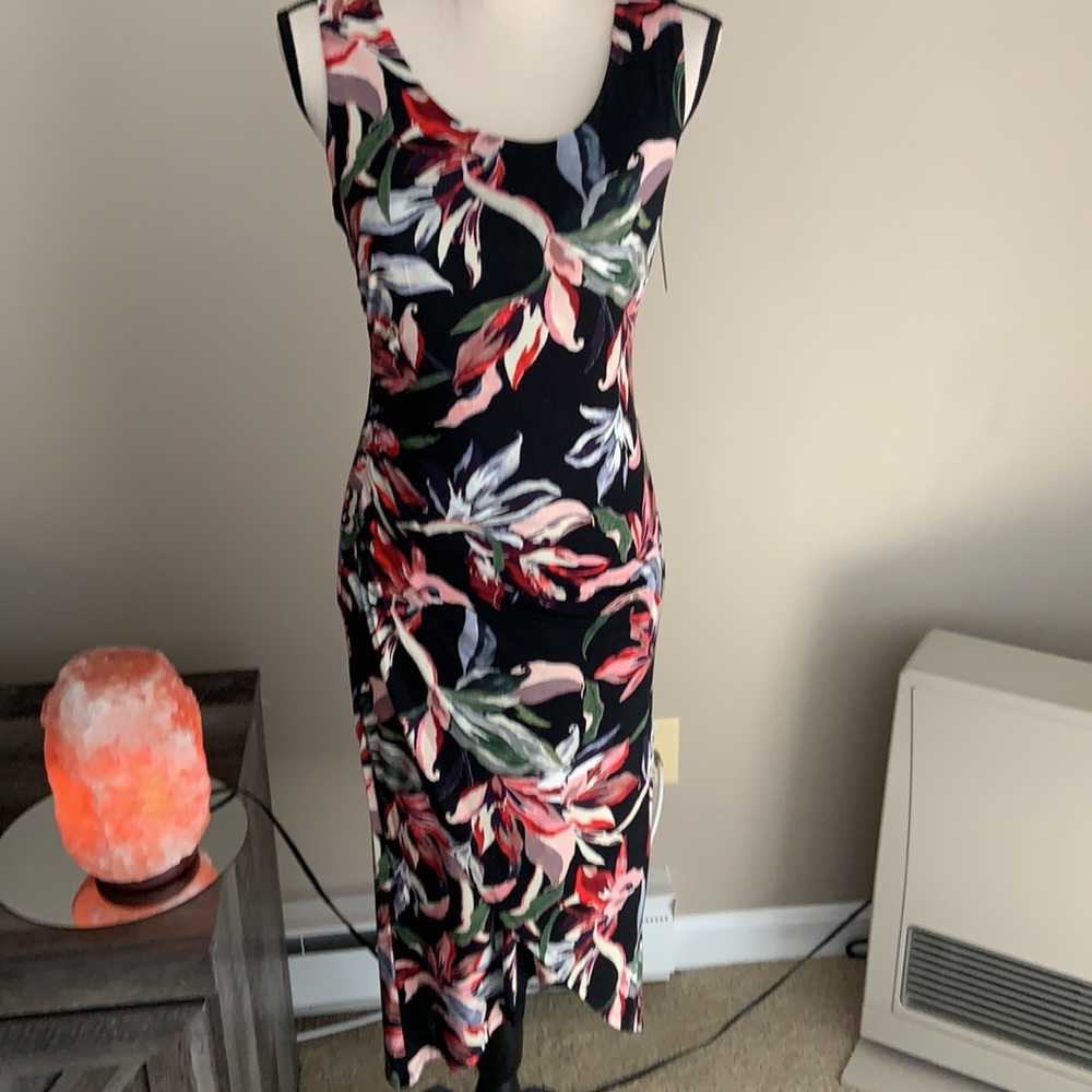 ⬇️Price Drop⬇️NWT T Tahari  Floral High Low Dress
